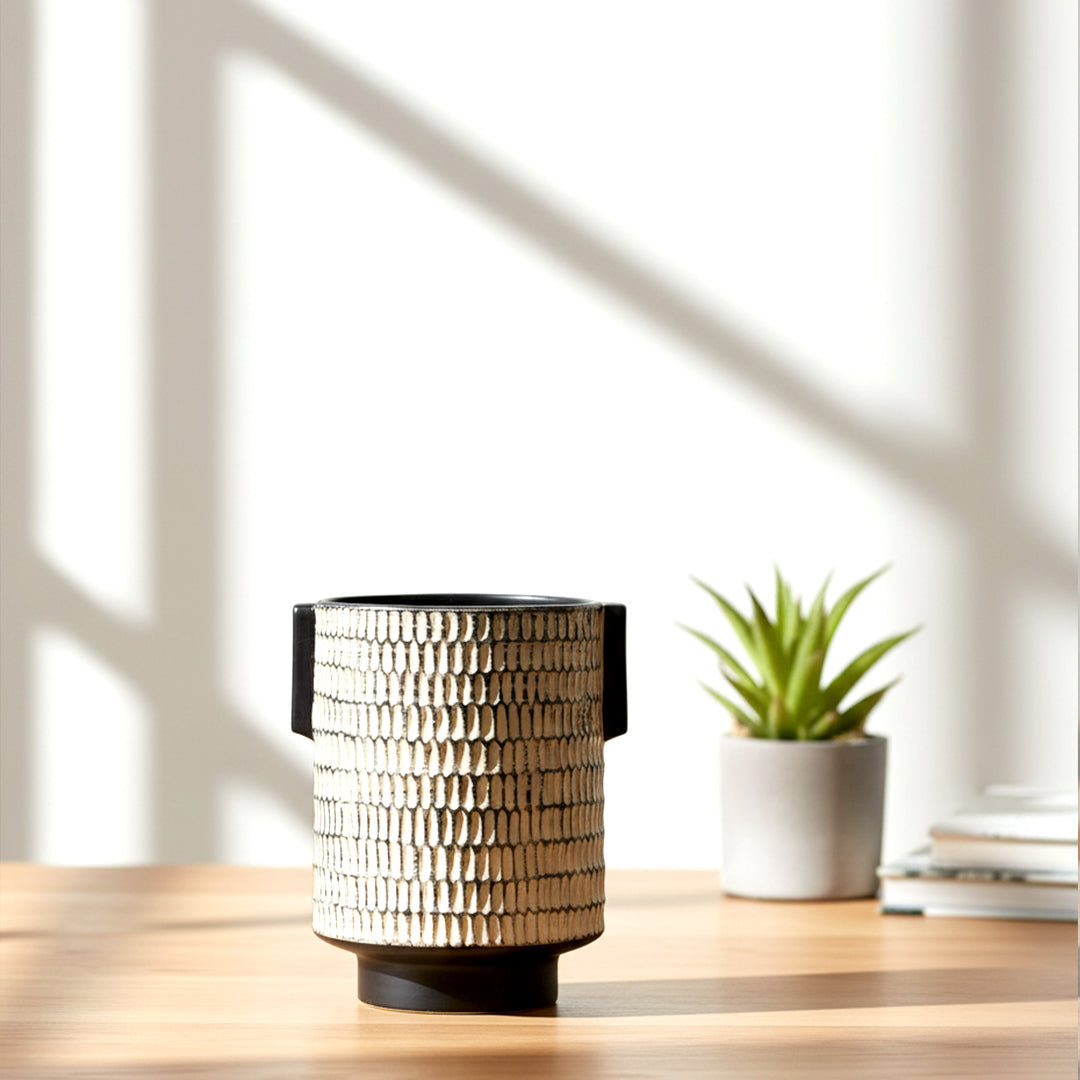 Black & White Checkered Textured Vase - Small Showpiece IDC179-A57