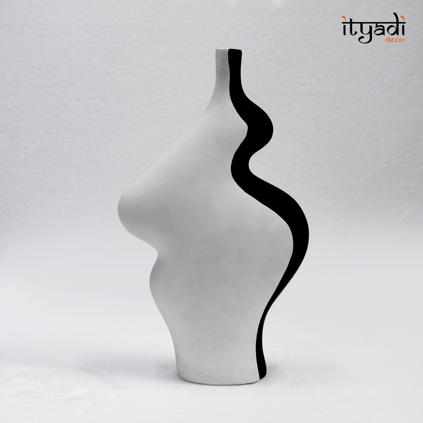 Designer Ceramic Vase IDC73-A10