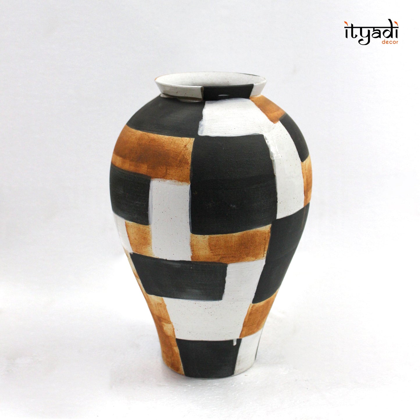 Designer Ceramic Vase IDC66-A18