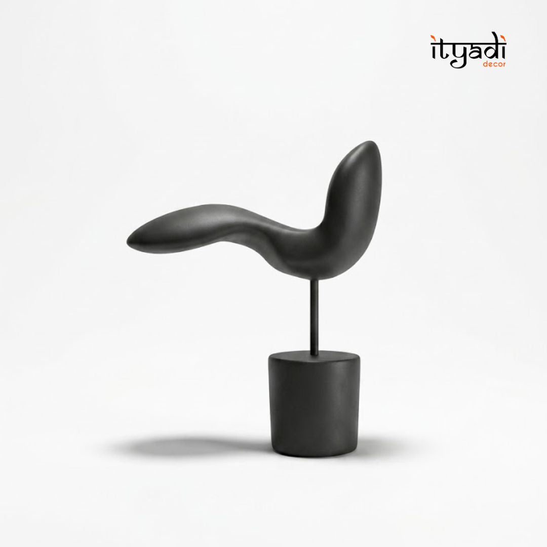 Abstract Showpiece IDC92-A131