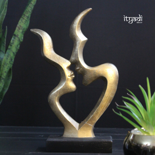 The Kiss IDC155-A11