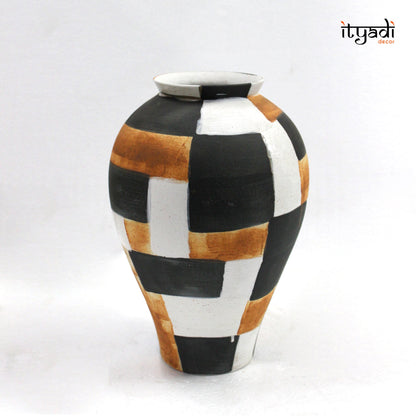 Designer Ceramic Vase IDC66-A18